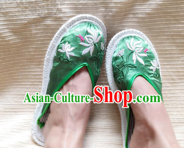Chinese National Deep Green Satin Shoes Handmade Embroidery Chrysanthemum Shoes Woman Strong Cloth Slippers