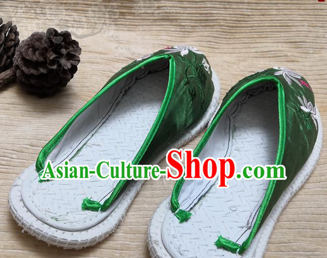 Chinese National Deep Green Satin Shoes Handmade Embroidery Chrysanthemum Shoes Woman Strong Cloth Slippers
