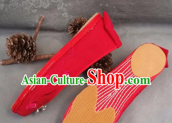 Handmade China Yunnan Ethnic Wedding Shoes Folk Dance Shoes National Woman Red Velvet Shoes
