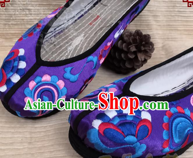 Handmade China Yunnan Embroidered Shoes Ethnic Folk Dance Shoes National Woman Royalblue Satin Shoes