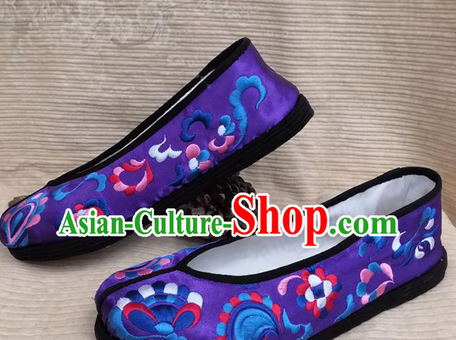 Handmade China Yunnan Embroidered Shoes Ethnic Folk Dance Shoes National Woman Royalblue Satin Shoes