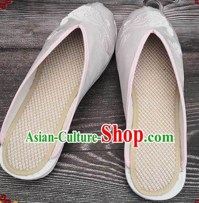 Chinese Woman Slippers National Shoes Handmade Embroidery Cloud Argent Satin Shoes