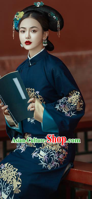 China Qing Dynasty Imperial Consort Historical Clothing Ancient Manchu Woman Navy Dress Traditional Court Garments and Headpieces