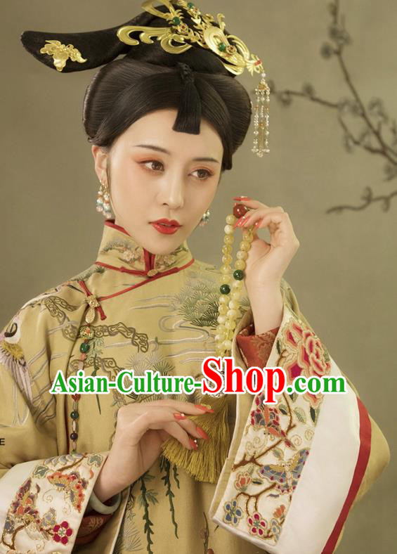 China Ancient Empress Embroidered Yellow Dress Traditional Court Clothing Qing Dynasty Imperial Consort Historical Garment Costume