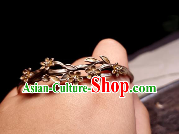 China Traditional Wristlet Accessories Handmade Silver Bangle Jewelry Ancient Minguo Bells Bracelet