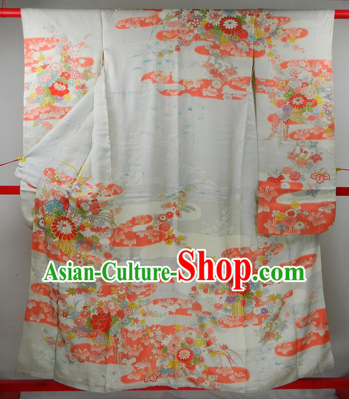 Japanese Classical Chrysanthemum Peony Pattern White Silk Yukata Dress Traditional Court Furisode Kimono Clothing Young Woman Garment Costume
