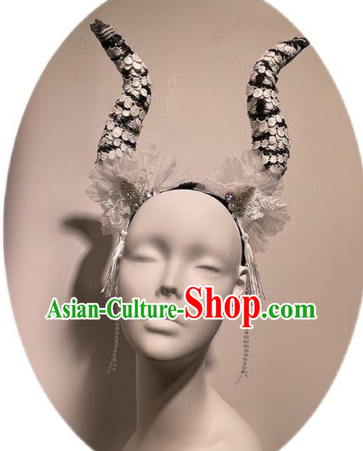 Handmade Baroque Style Headdress Top Halloween hair Clasp Festival Party Ox Horn Headwear