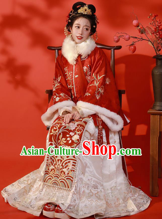 Chinese Traditional Winter Garment Clothing Ancient Rich Lady Dresses Ming Dynasty Costumes