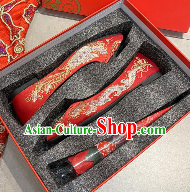 Chinese Handmade Wedding Shoes Embroidered Dragon and Phoenix Shoes Red Satin Shoes