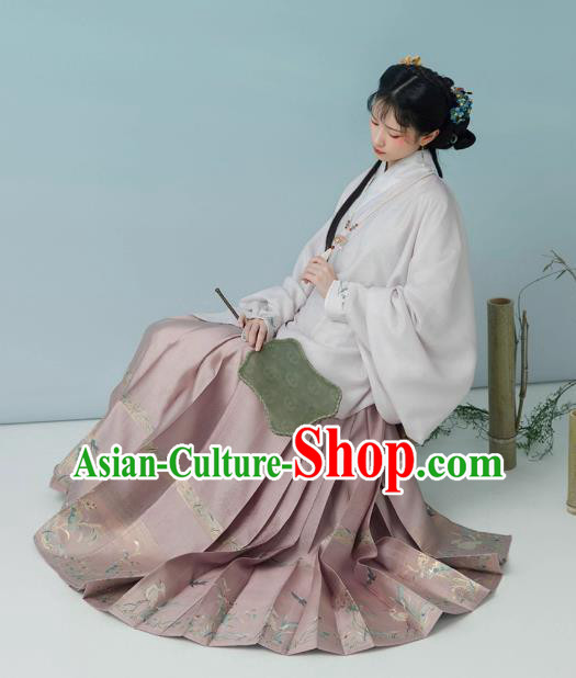 China Ancient Young Woman Costumes Ming Dynasty White Jacket and Skirt Traditional Hanfu