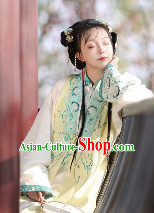 China Ming Dynasty Young Lady Hanfu A Dream in Red Mansions The Twelve Beauties of Jinling Qiao Jie Costumes