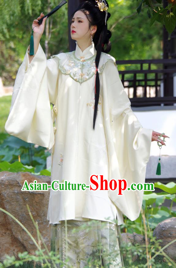 China Ming Dynasty Hanfu Clothing Ancient Young Woman Costumes Large Size Beige Long Blouse and Mamian Qun Skirt Complete Set