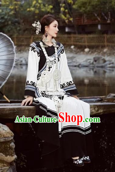 Yi Traditional Handmade Ancasano Costume Super Fairy Chinese Style Travel Photography Ethnic Style Photography Art Photography Clothing