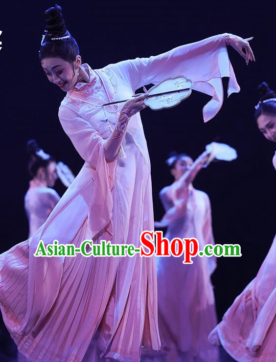 Costumes Of The 13th Taoli Cup Competition Of Classical Fan Dance Can You Not Remember Jiangnan