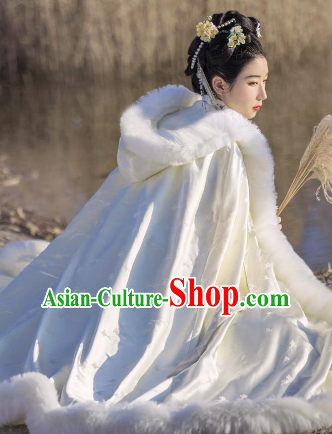 China Ming Dynasty Noble Lady Costume Ancient Empress White Cape Traditional Hanfu Hooded Cloak
