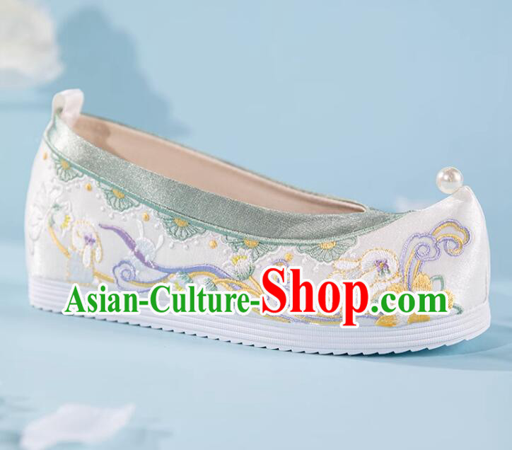 China Traditional Hanfu Shoes Handmade White Embroidered Shoes Ming Dynasty Princess Pearls Shoes