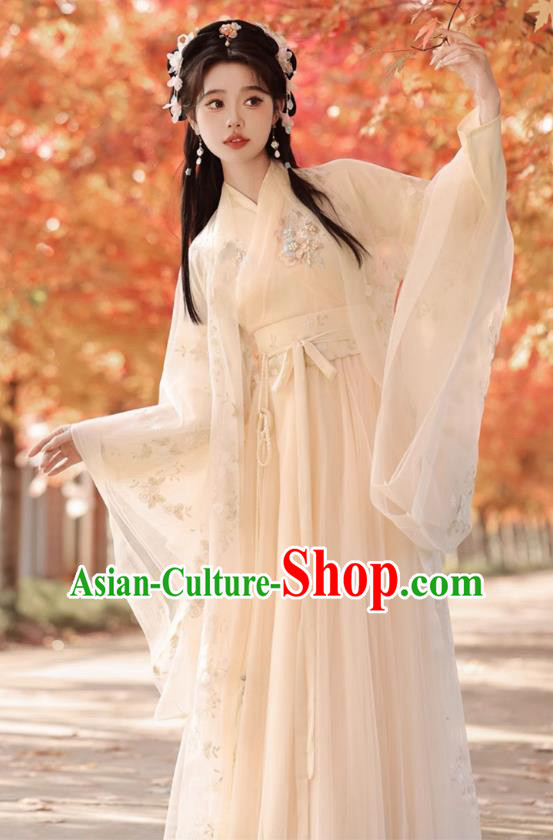 China Ancient Palace Princess Clothing Traditional Champagne Hanfu Dress Jin Dynasty Young Woman Costumes