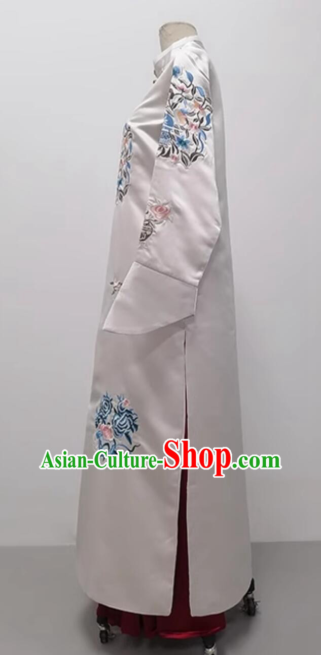 China Qing Dynasty Empress Costume Manchu Court Woman Clothing Traditional Chinese Clothing
