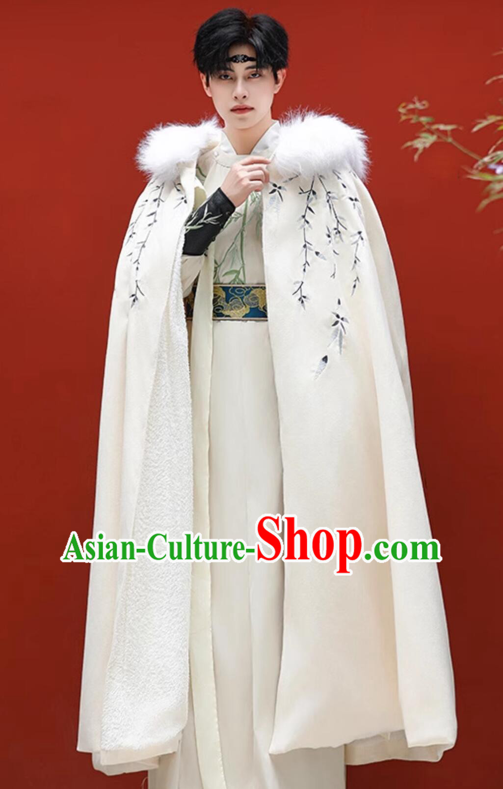 China Ancient Swordsman Costume Handmade Embroidered Beige Woolen Long Cloak Traditional Chinese Hanfu Mantle