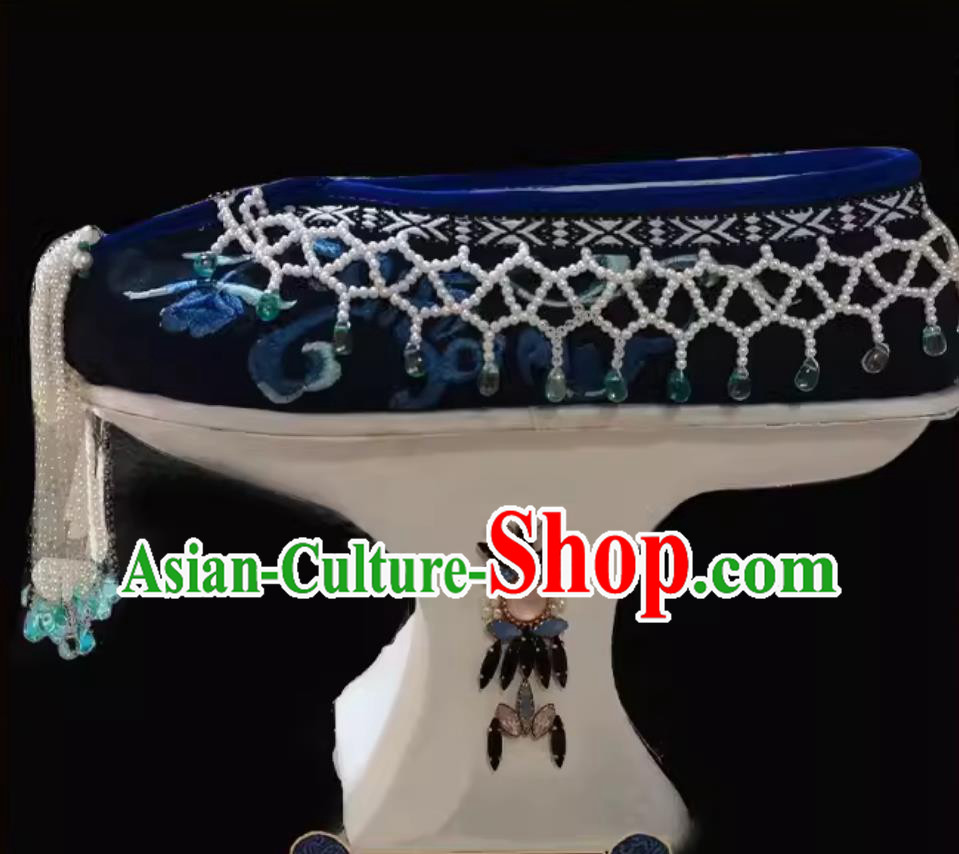 Handmade Qing Dynasty Palace Embroidered Shoes Ruyi Royal Love in the Palace Ancient Chinese Empress Shoes