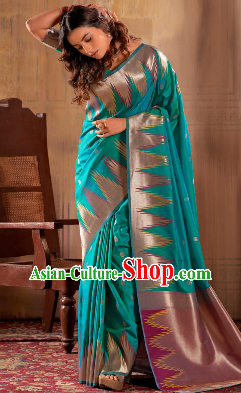 Traditional Indian Women Green Sari Dress India Court Fashion National Clothing