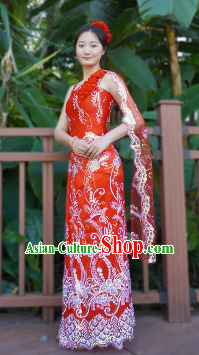 China Xishuangbanna Dai Sleeveless Costume Dai Ethnic Woman Clothing Water Splashing Festival Dance Red Top And Long Skirt