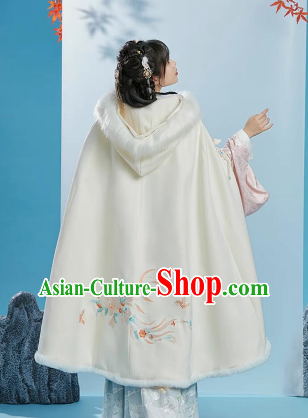 Chinese Embroidered Warm Cloak Winter Traditional Hanfu Cape Ancient China Princess Mantle Costume
