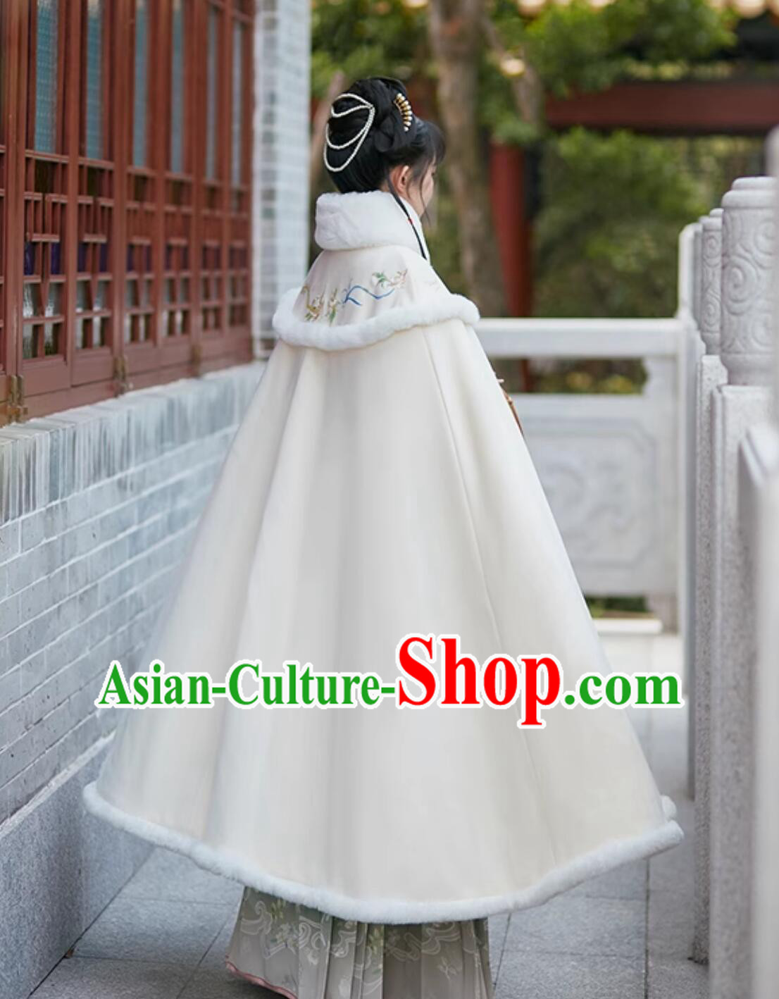 Winter Traditional Hanfu Cape Ancient China Princess Mantle Costume Chinese Embroidered Warm Cloak