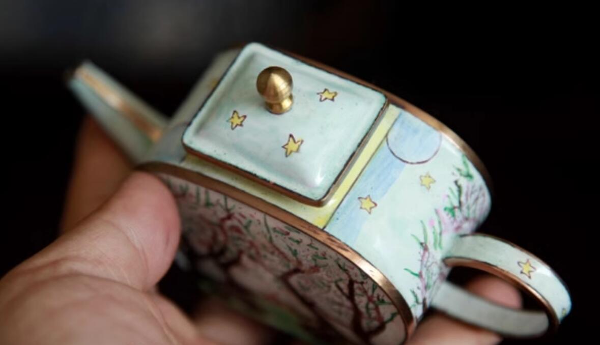 Chinese Hand Painted Enamel Craft Cloisonne Teapot Collection Deers in Deep Woods