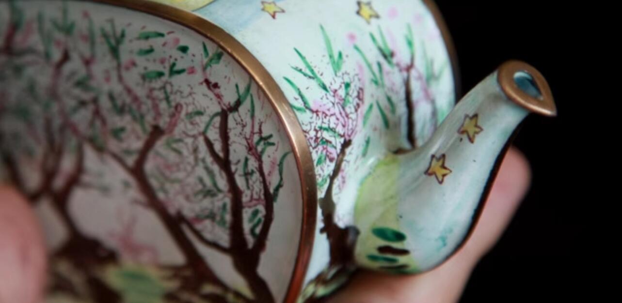 Chinese Hand Painted Enamel Craft Cloisonne Teapot Collection Deers in Deep Woods
