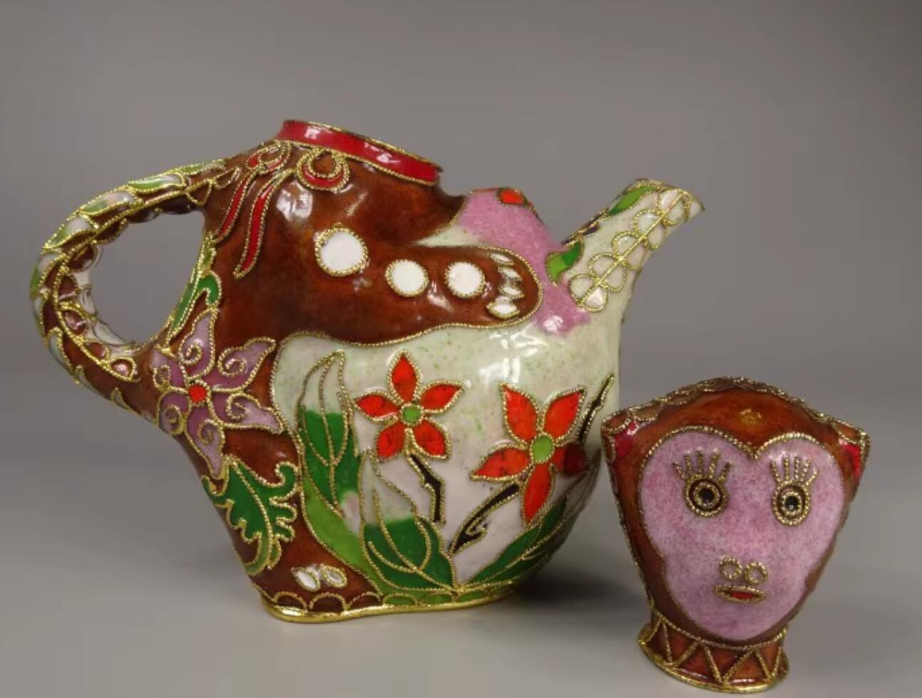 Chinese Hand Painted Enamel Craft Cloisonne Teapot Collection Monkey Offering Longevity Peach