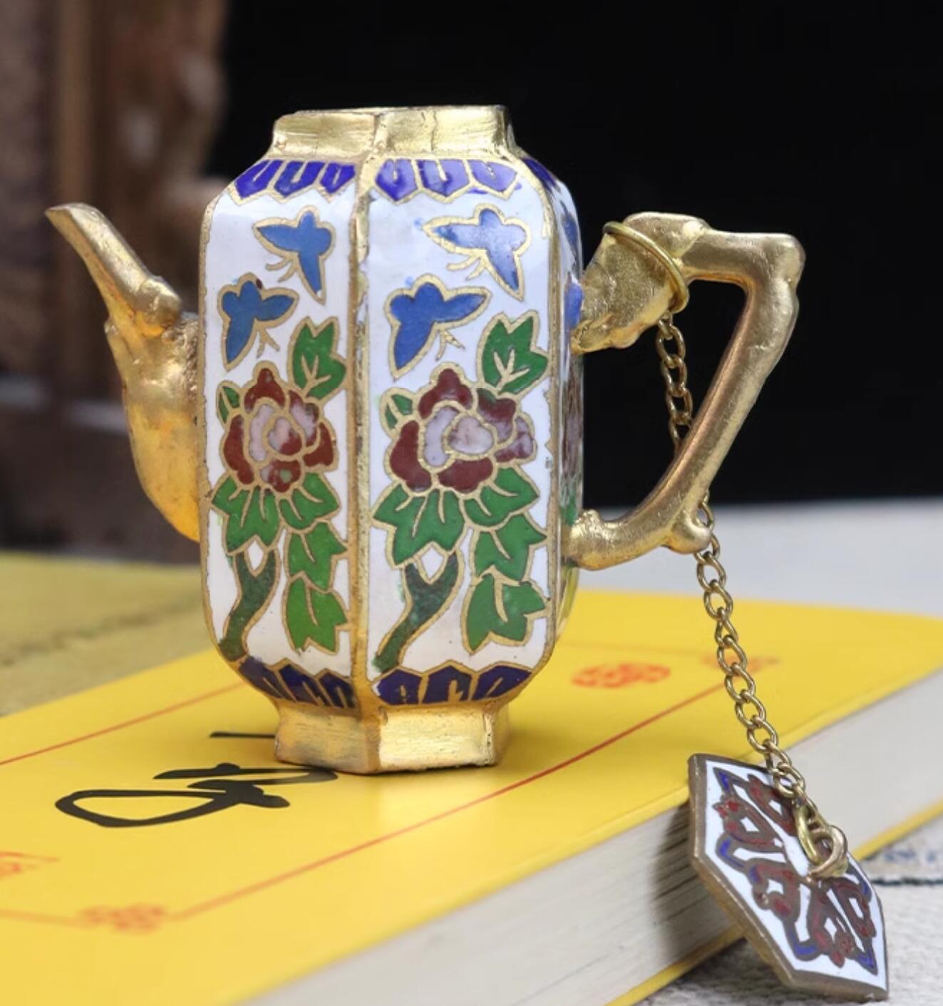 Chinese Traditional Enamel Craft Cloisonne Mini Teapot Butterfly Loves Flower