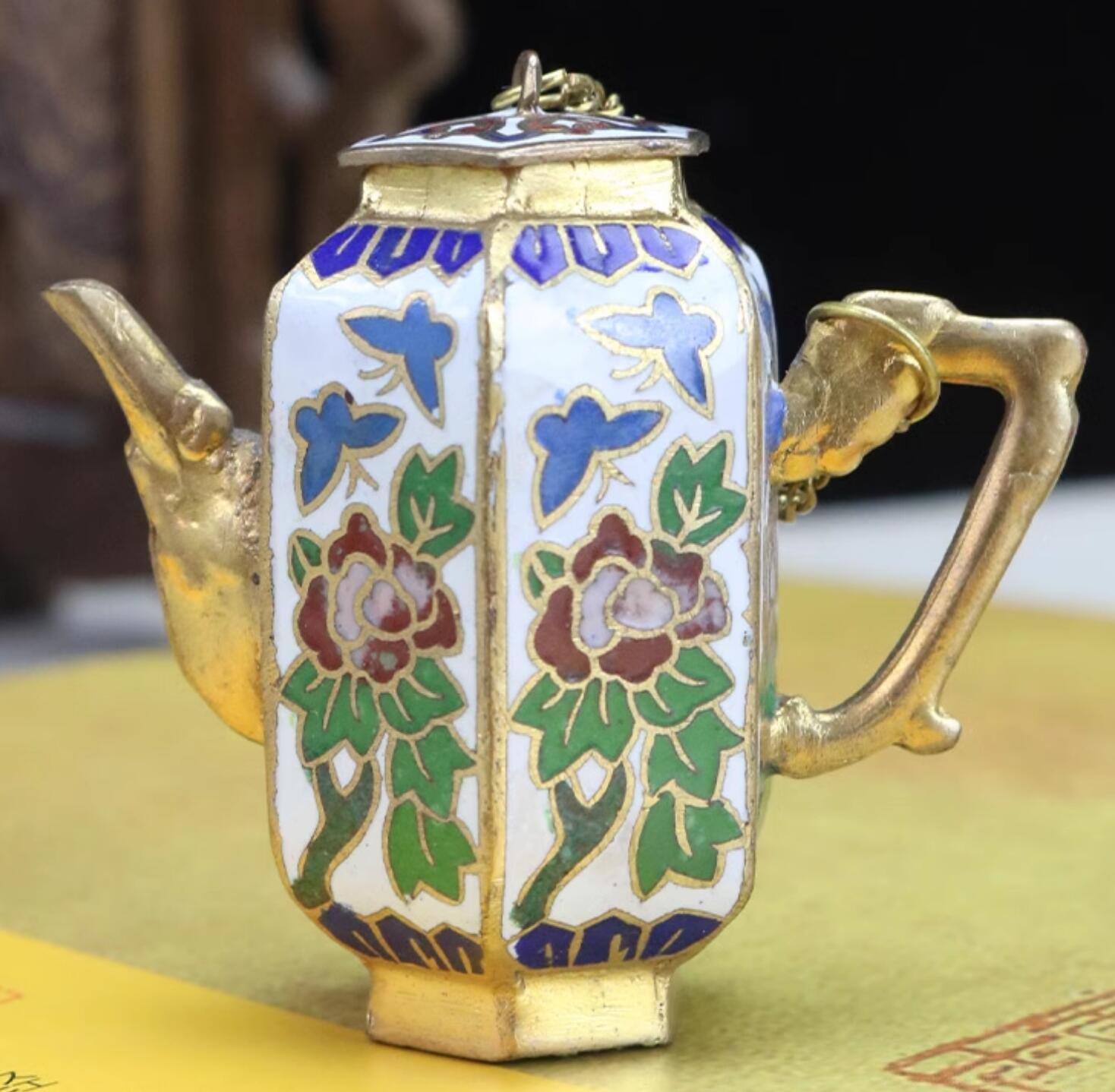 Chinese Traditional Enamel Craft Cloisonne Mini Teapot Butterfly Loves Flower