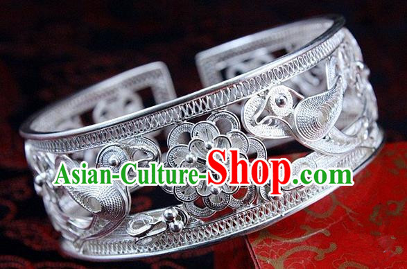Traditional Chinese Miao Nationality Accessories Bracelets, Hmong Female Ethnic Pure Sliver Magpie Bangle for Women