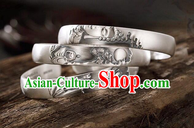 China Handmade Silver Carving Lotus Bracelet Traditional Wristlet Jewelry