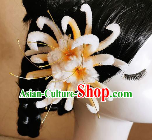 China Handmade Manjusaka Hair Stick Traditional Hanfu Yellow Velvet Hairpin