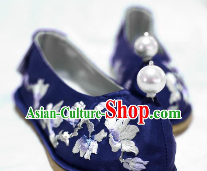 Handmade Chinese Royalblue Satin Shoes Traditional Hanfu Shoes Embroidered Mangnolia Shoes