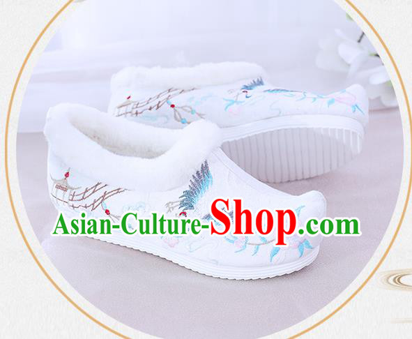 China National Winter Shoes Traditional White Cloth Shoes Embroidered Crane Shoes