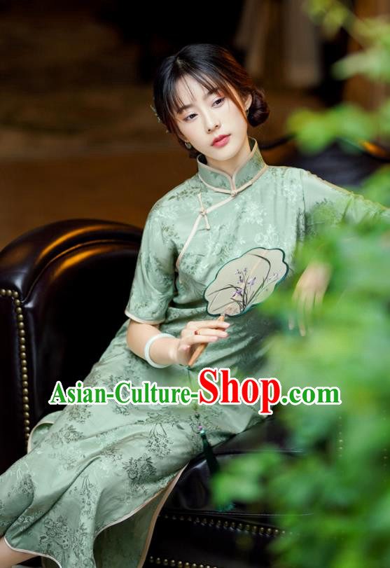 China Classical Green Silk Qipao Dress Traditional Young Beauty Cheongsam