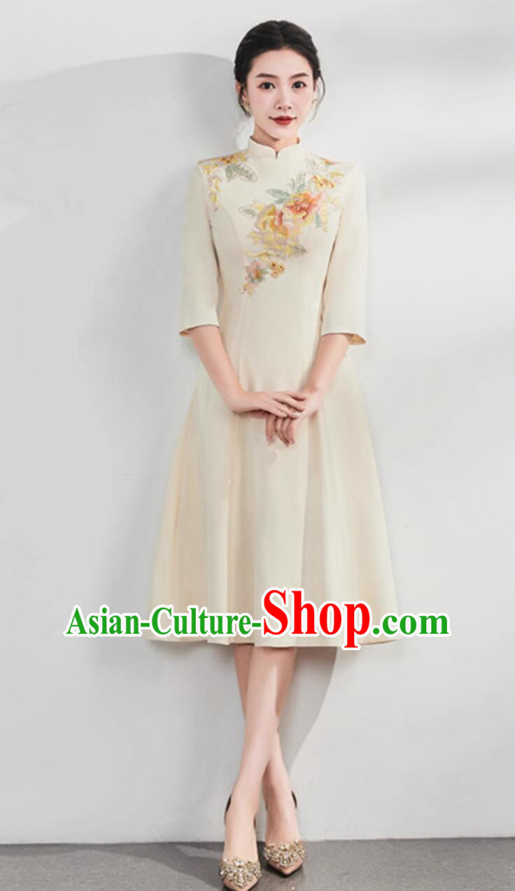 China Modern Beige Cheongsam Traditional Chinese Clothing Embroidered Qipao Dress